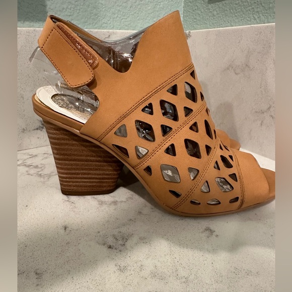 Vince Camuto "Deverly" cutout nubuck heeled sandals Size 8 New in Box - Picture 3 of 8